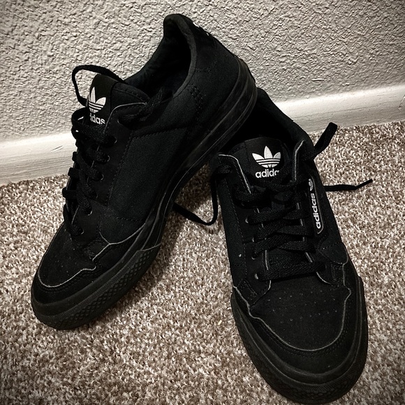 adidas black shoe